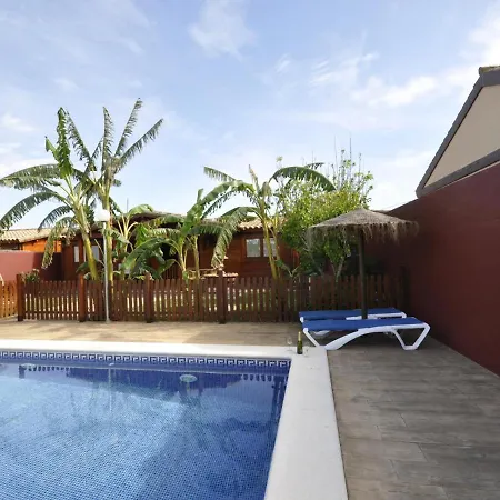 Holiday home Chalet De Madera Piscina Privada Solo Familias Ii *