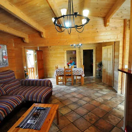 Holiday home Chalet De Madera Piscina Privada Solo Familias Ii