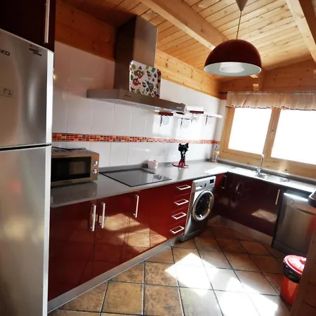 Chalet De Madera Piscina Privada Solo Familias Ii Holiday home *