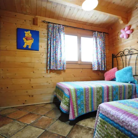 Holiday home Chalet De Madera Piscina Privada Solo Familias Ii
